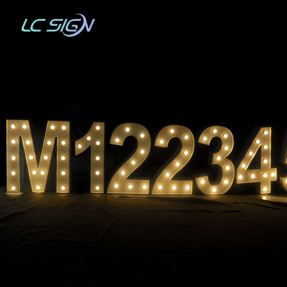 Light-up letters